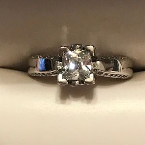 ✅🌹Sterling silver white sapphire ring size 8
